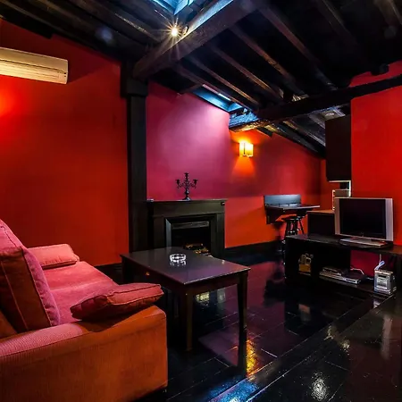 La Plaza Apartment *