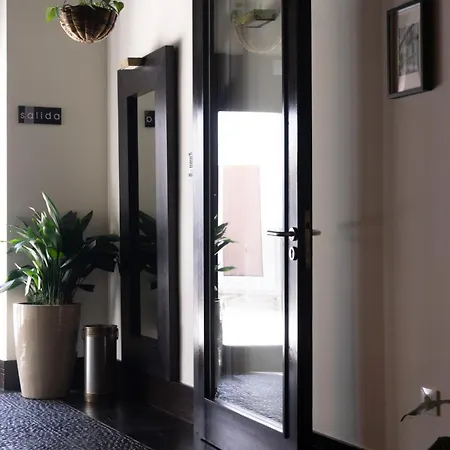 La Plaza Apartment *