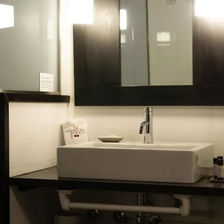 广场公寓 公寓 *